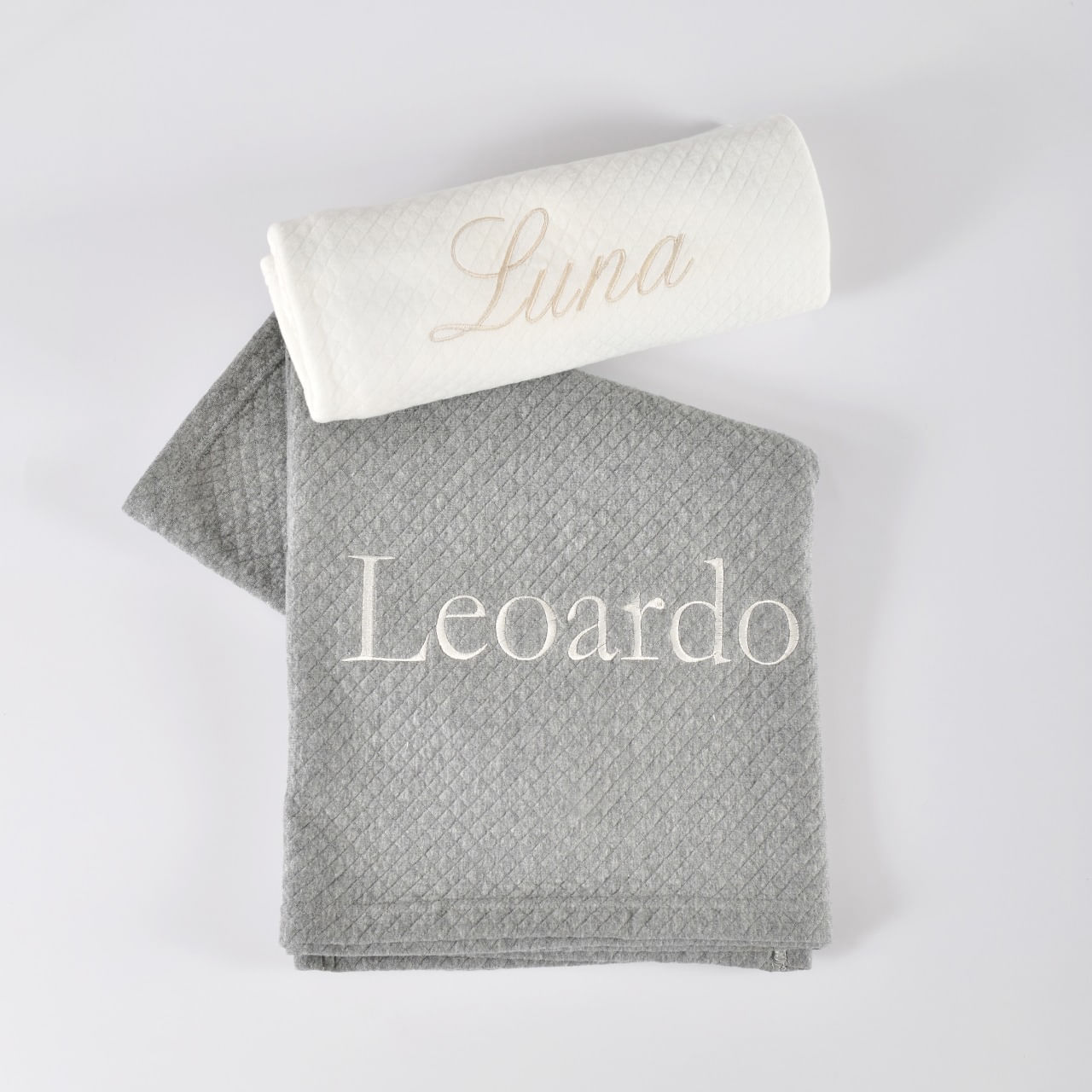Manta-leve-cinza