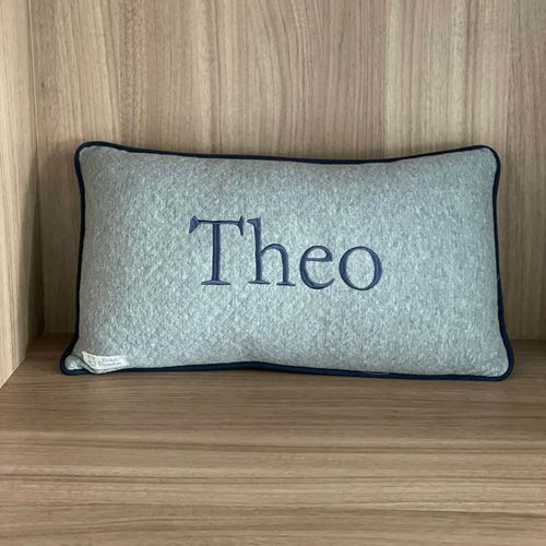 SALE JÁ PERSONALIZADO - Theo - Almofada Decorativa