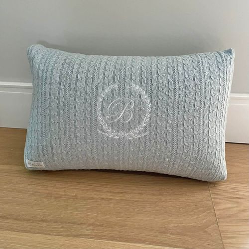 SALE JÁ PERSONALIZADO - B - Almofada Cabeceira Tricot