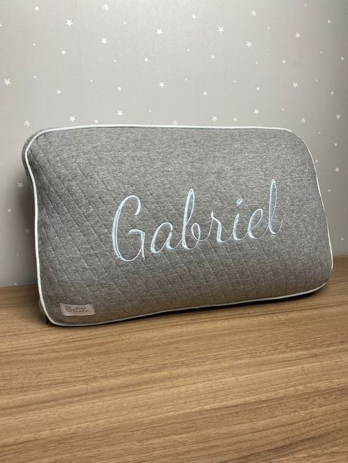SALE JÁ PERSONALIZADO - Gabriel - Almofada Cabeceira