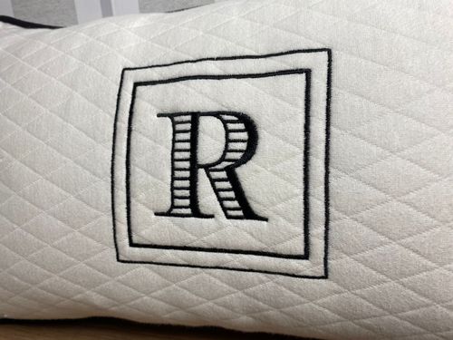 SALE JÁ PERSONALIZADO - R - Almofada decorativa