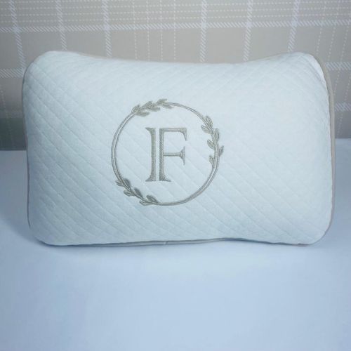 SALE JÁ PERSONALIZADO - F - Almofadinha Mini Offwhite com Fendi