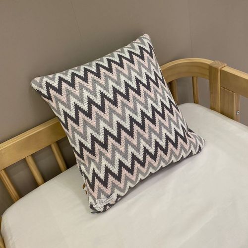 SALE - Almofada Quadrada Tricot Chevron Rosa