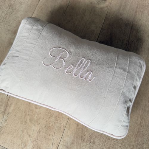 SALE JÁ PERSONALIZADO - Bella - Almofadinha mini Linho