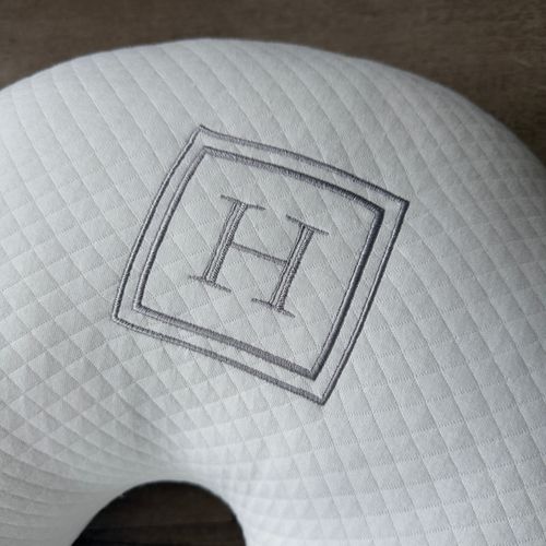 SALE JÁ PERSONALIZADO - Almofada Amamentação Offwhite - H